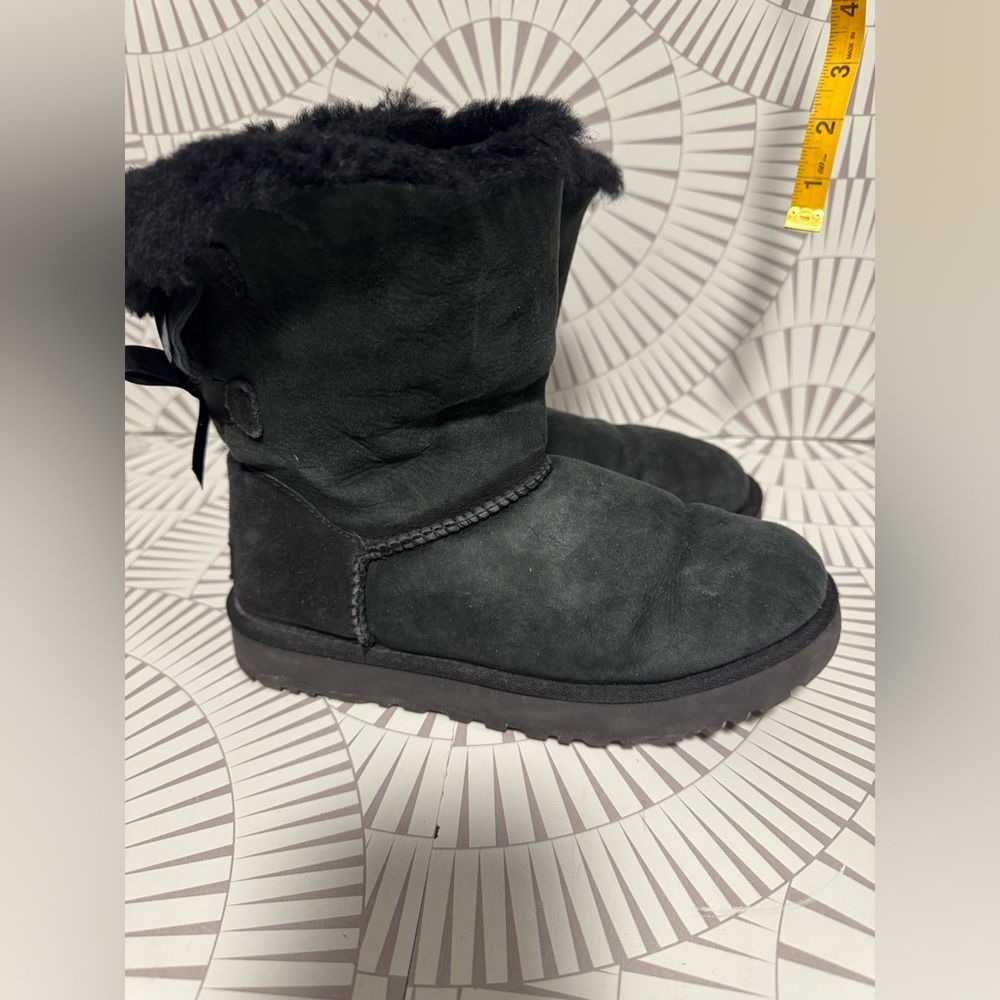 UGG Bailey Bow COZY COMFY Boots Black Bows on Back Size 7 - Picture 2 of 7